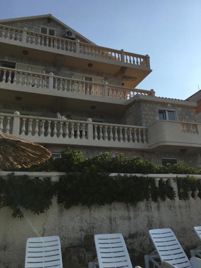 Apartments Palace Mira Mare Тиват Екстериор снимка