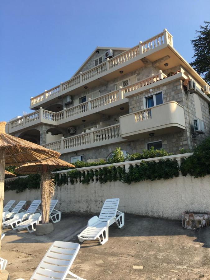 Apartments Palace Mira Mare Тиват Екстериор снимка