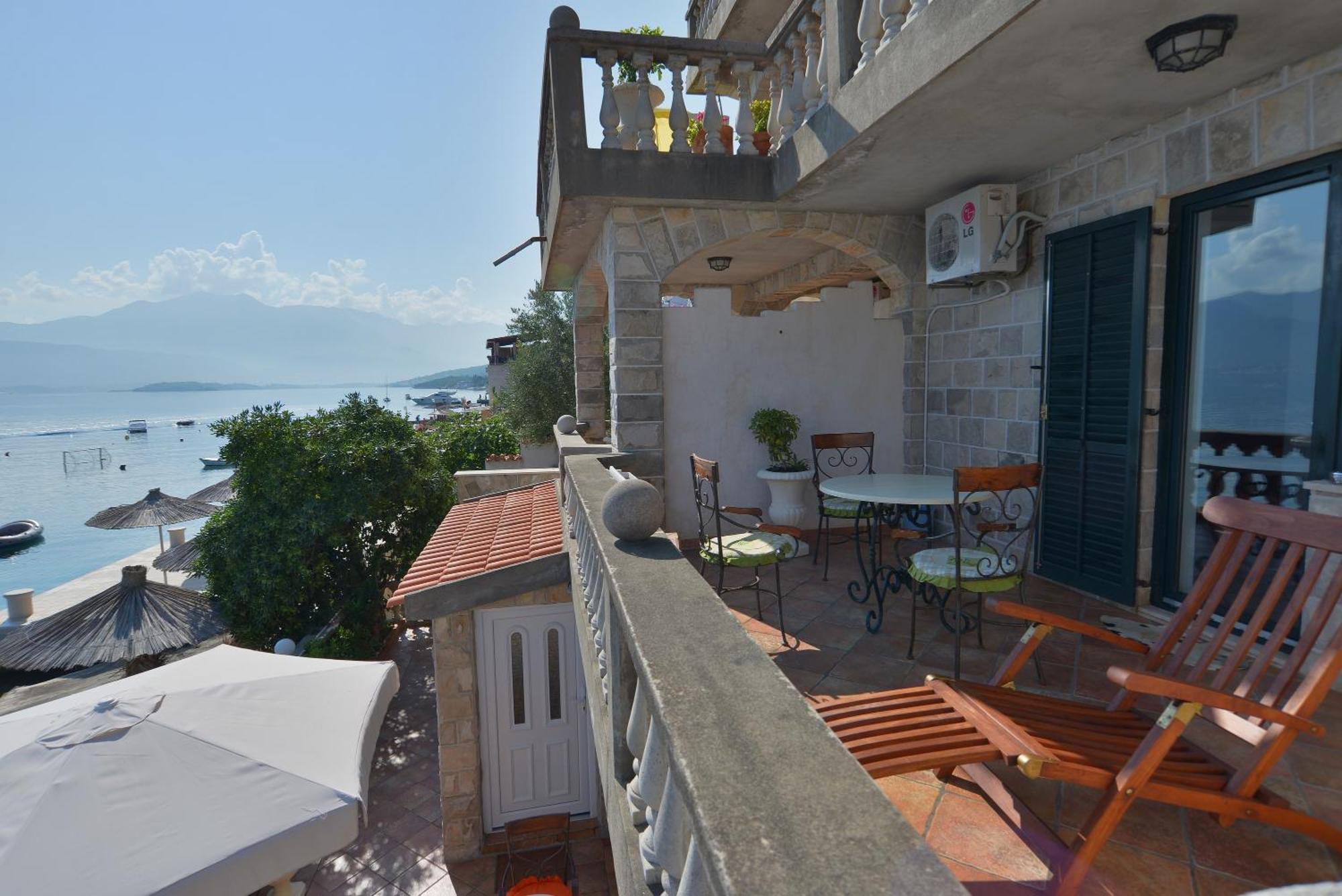 Apartments Palace Mira Mare Тиват Стая снимка