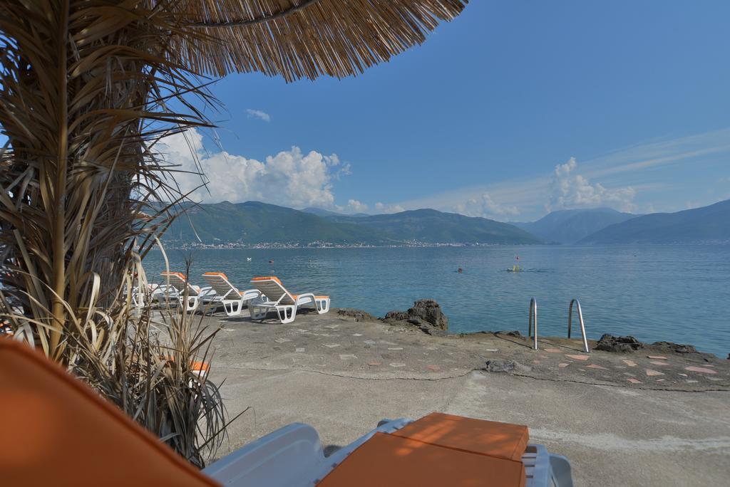 Apartments Palace Mira Mare Тиват Екстериор снимка