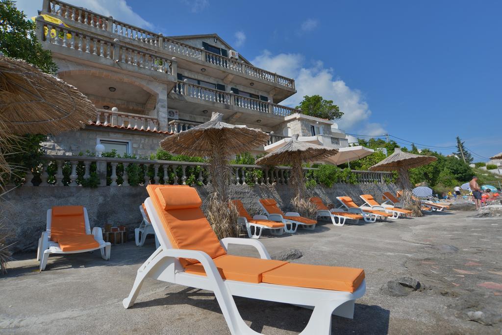 Apartments Palace Mira Mare Тиват Екстериор снимка